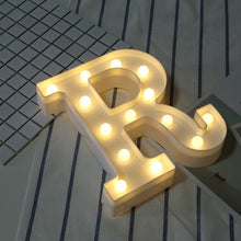 Load image into Gallery viewer, Luminoso led carta luz da noite criativo 26 inglês alfabeto número bateria lâmpada romântico festa de casamento decoração